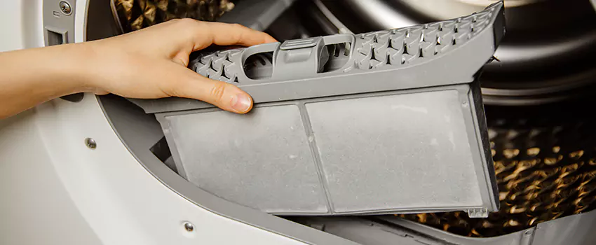 Signs Of A Clogged Dryer Lint Trap in Chelsea, Massachusetts